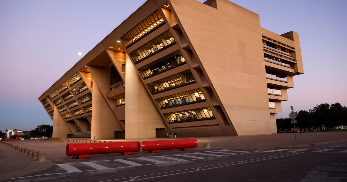 Dallas City Council committee backs exploring City Hall alternatives