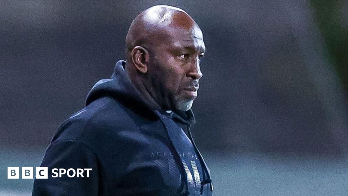 Darren Moore: Port Vale boss says desire to change results remains after team meeting
