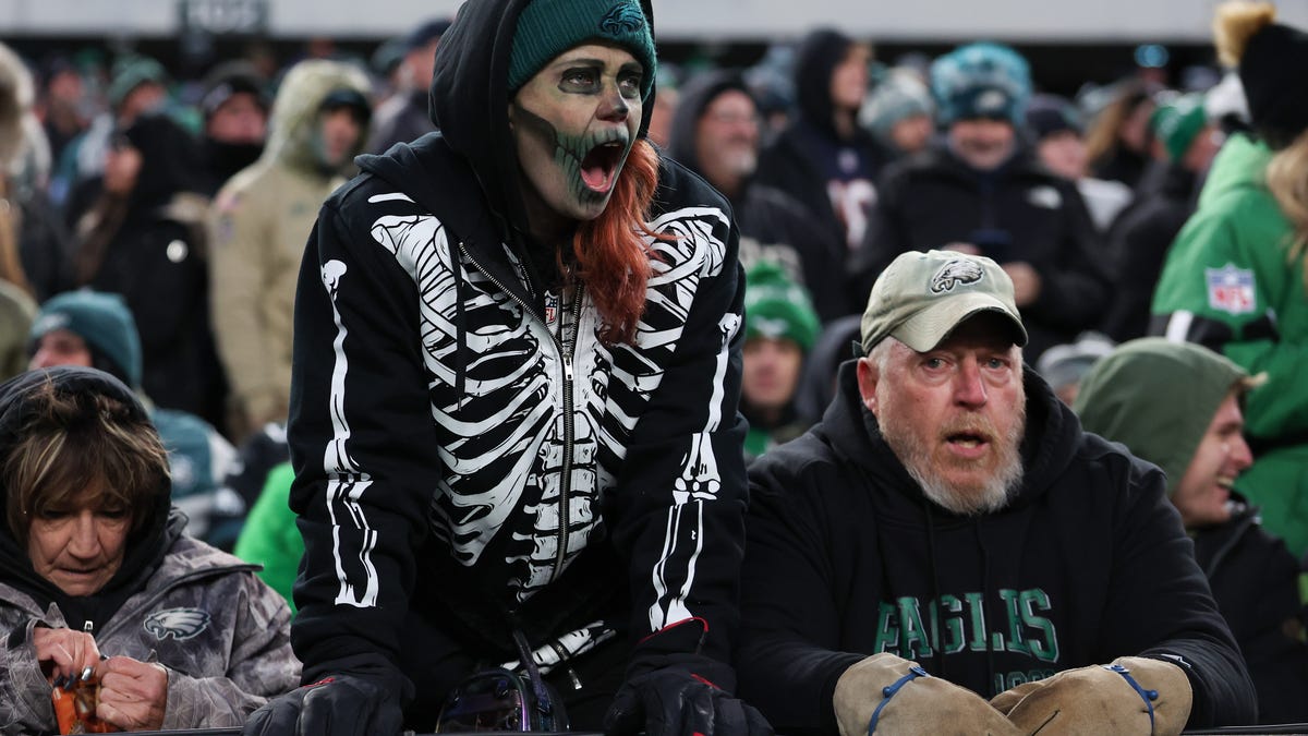 Eagles back Kevin Patullo as OC, but will 'evaluate everything'
