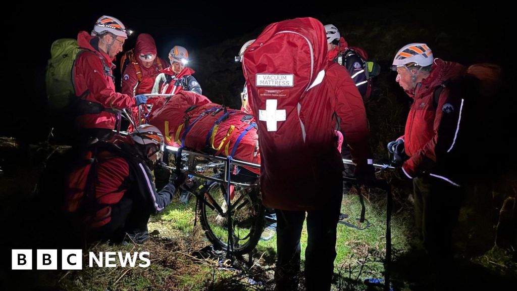 'Long and complex' Wasdale rescue for two injured walkers