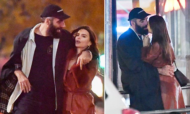 Emily Ratajkowski passionately kisses Dua Lipa's ex in romantic debut