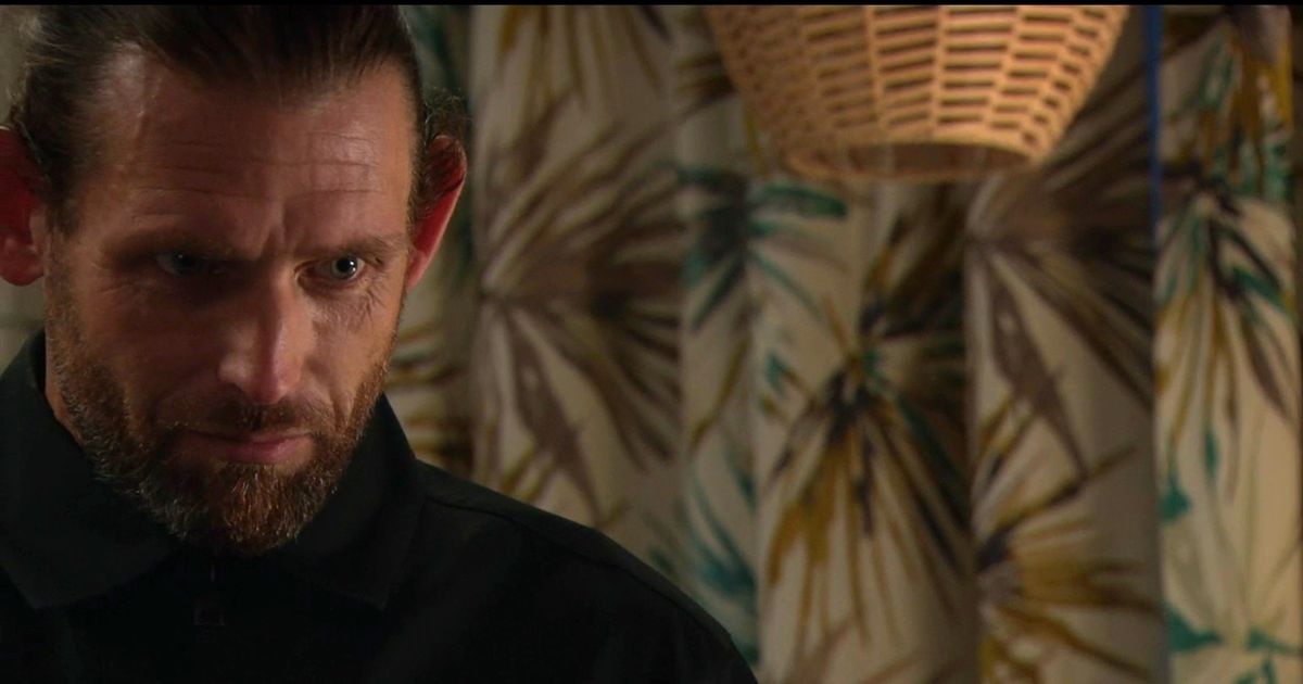 Emmerdale fans 'work out' who Kev will shoot and it's not Robert or Aaron - Daily Star