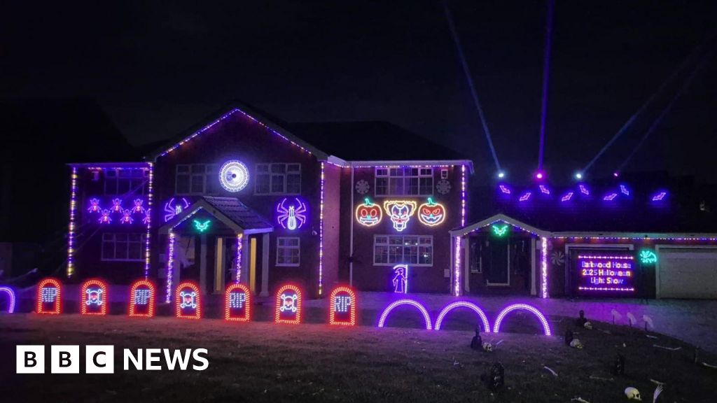 Laceby family hosts Halloween light show for Grimsby charity