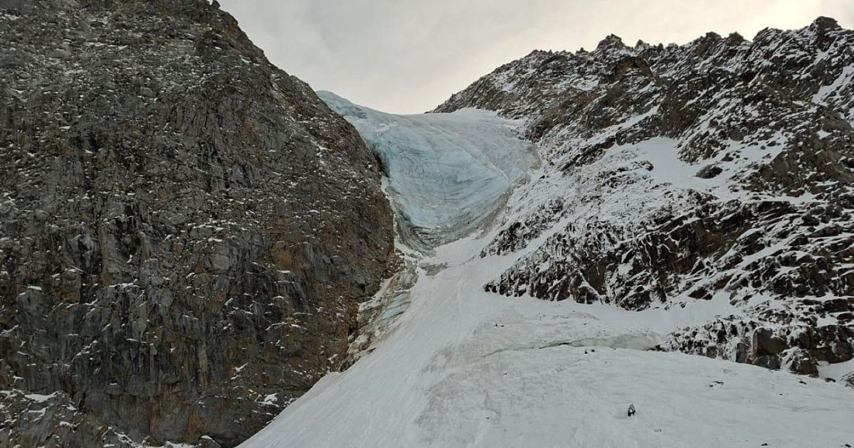 Dad and daughter, 17, killed in avalanche tragedy as five bodies found