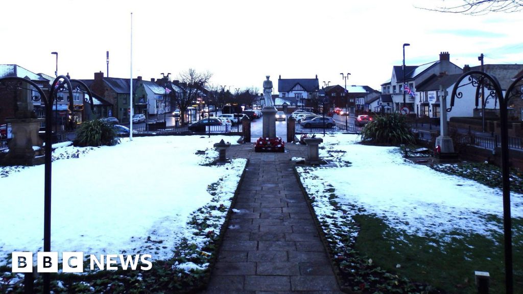 Ferryhill lampposts 'unsuitable' to support Christmas decorations