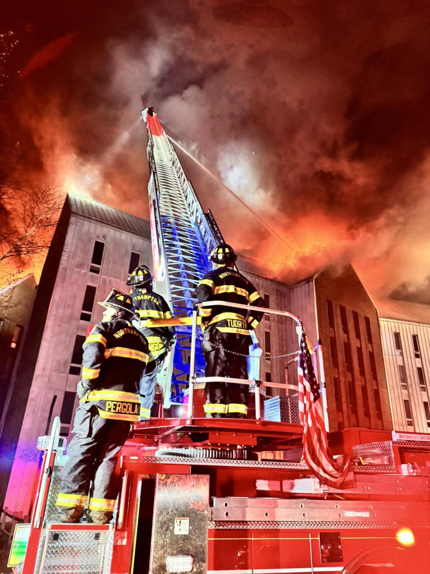 Fire at off-campus housing complex displaces more than 200, mostly Umass Amherst students - The Boston Globe