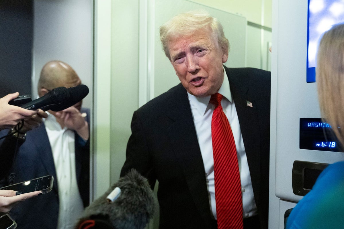 Ex-White House doctor casts doubt on Trump's MRI claims