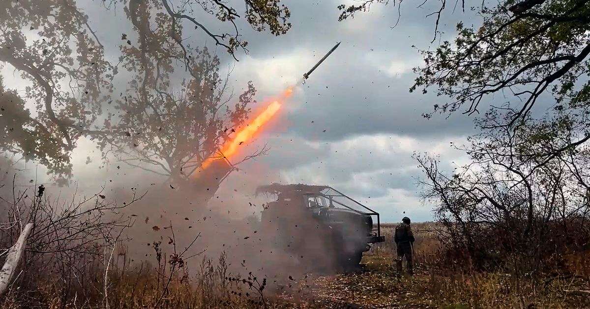 France says US making Ukraine 'capitulate' under secret Trump-backed peace plan - The Mirror