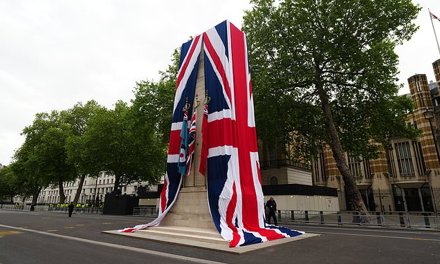Taxi firm offers veterans free trips to Cenotaph on Remembrance Sunday