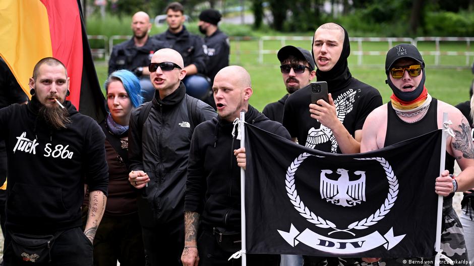 Study: Germans broadly support democracy, oppose far right