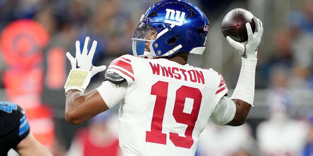 Giants use trick play to score early touchdown vs Lions