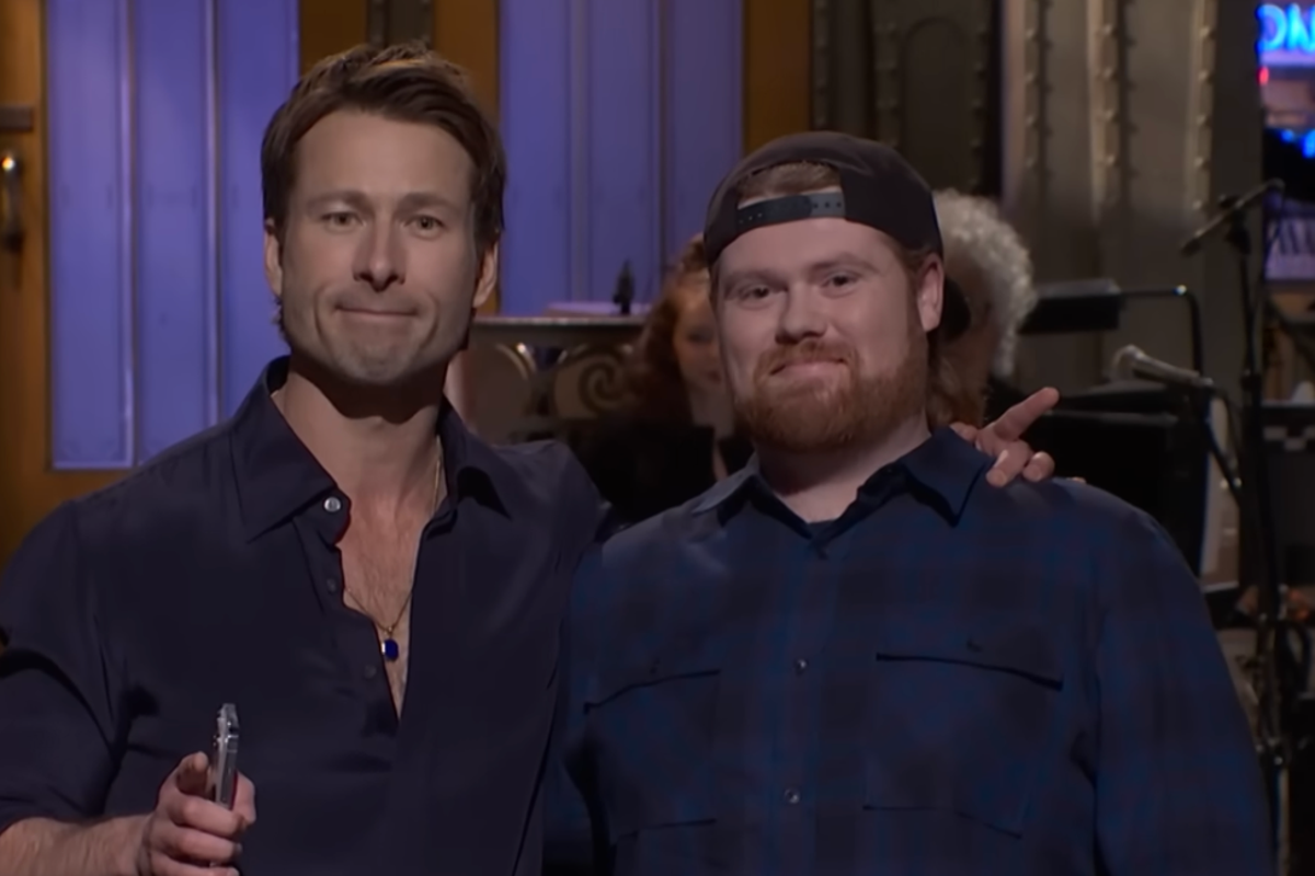 Glen Powell explains why he brought a UPS driver to his SNL hosting debut