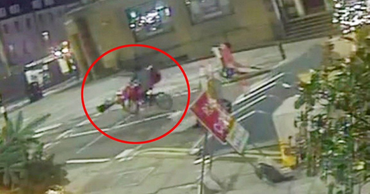Moment 'grinch' on an e-bike snatches Nutcracker statue