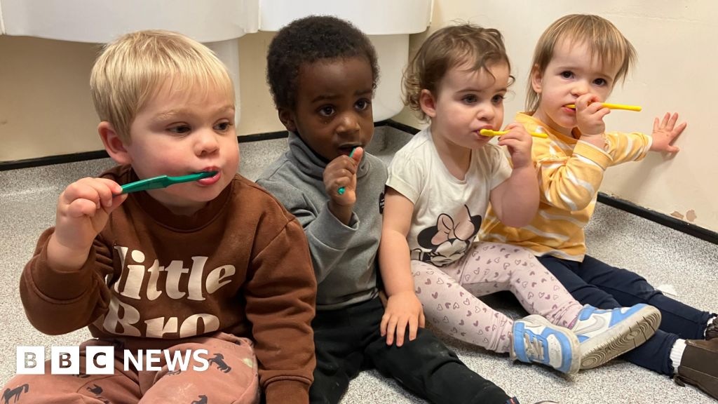 Guernsey toddlers taught how to clean their teeth