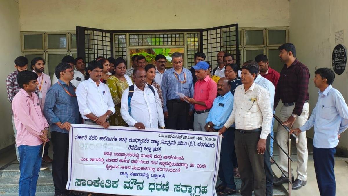 Guest lecturers stage protest, seek extension of service