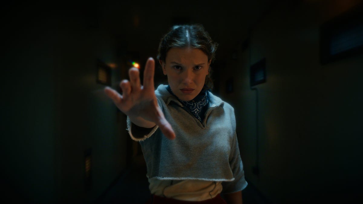 How old are Holly Wheeler and Eleven in 'Stranger Things' Season 5?