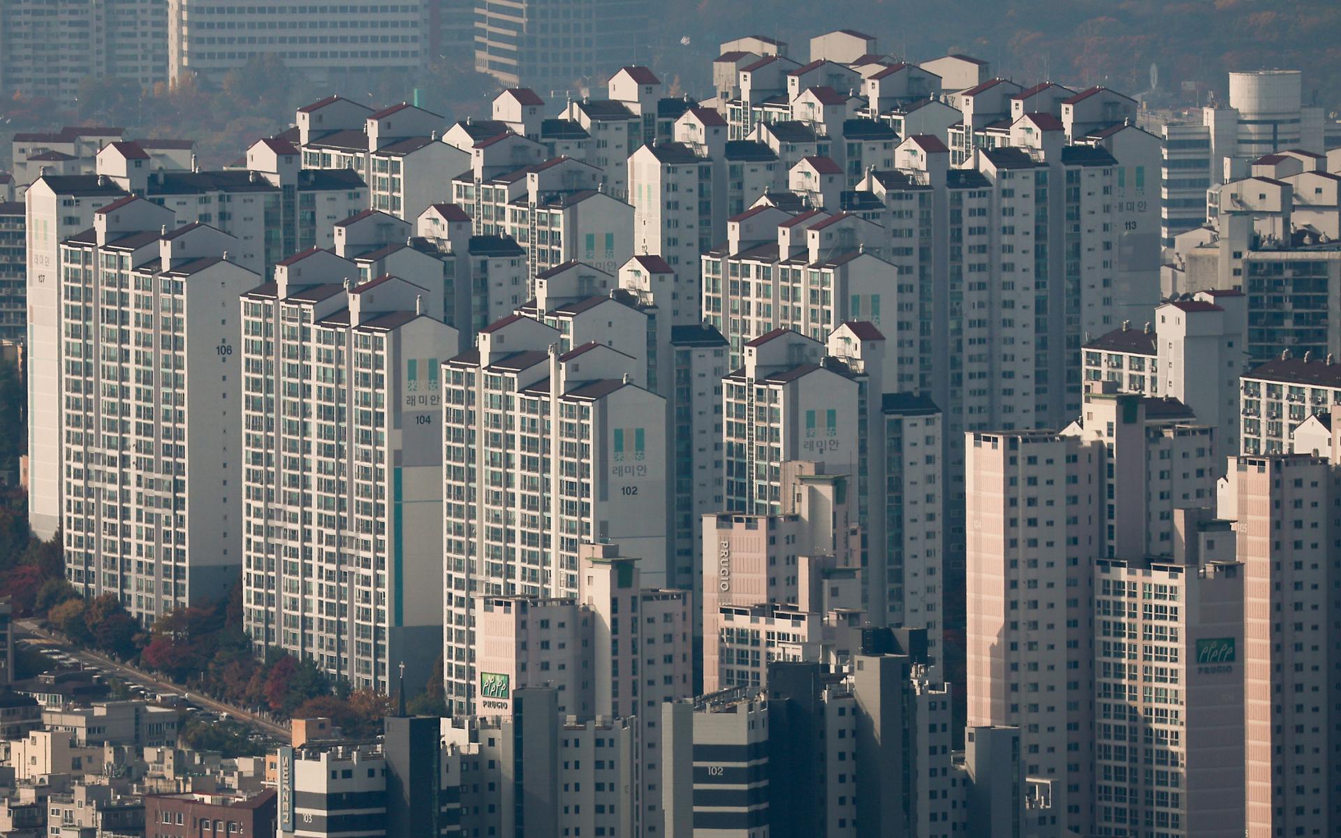 Household loan growth accelerates in October amid surge in debt-fueled investment - The Korea Times