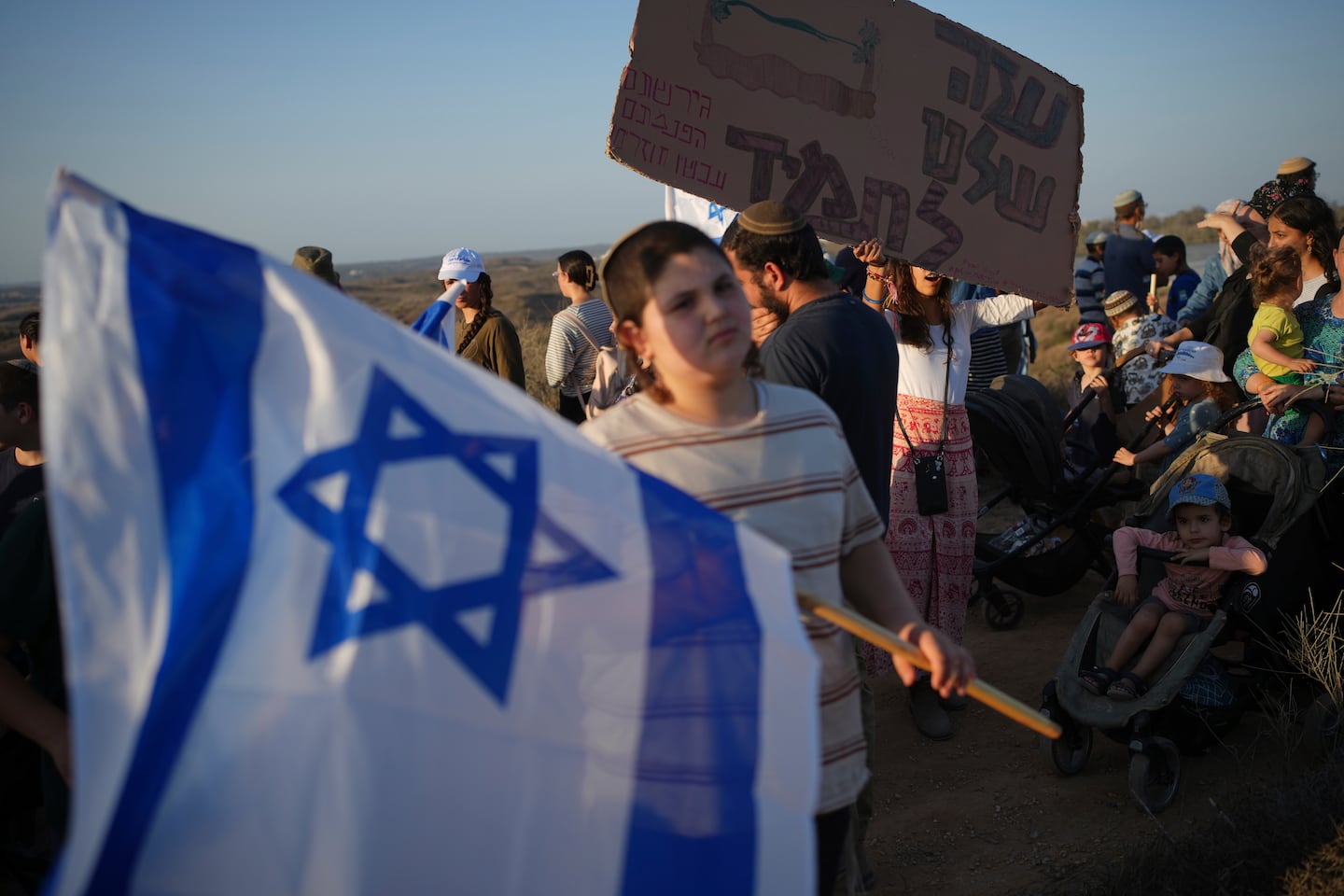 Some Israelis argue all soldiers are heroes, should not be prosecuted - The Boston Globe