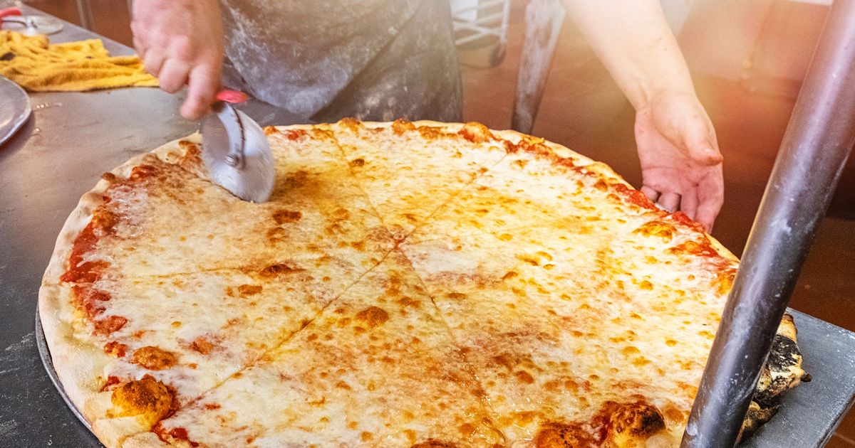 Italian slams New York City pizza after comparing taste to homeland - The Mirror