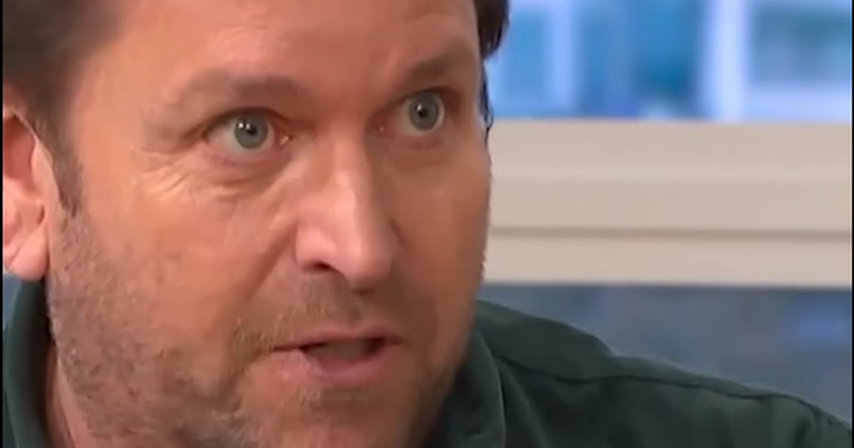 James Martin's 'key' thing to avoid soggy roast potatoes at Christmas - The Mirror