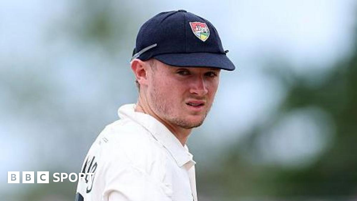 Joe Phillips: Gloucestershire batter signs three-year contract to 2028