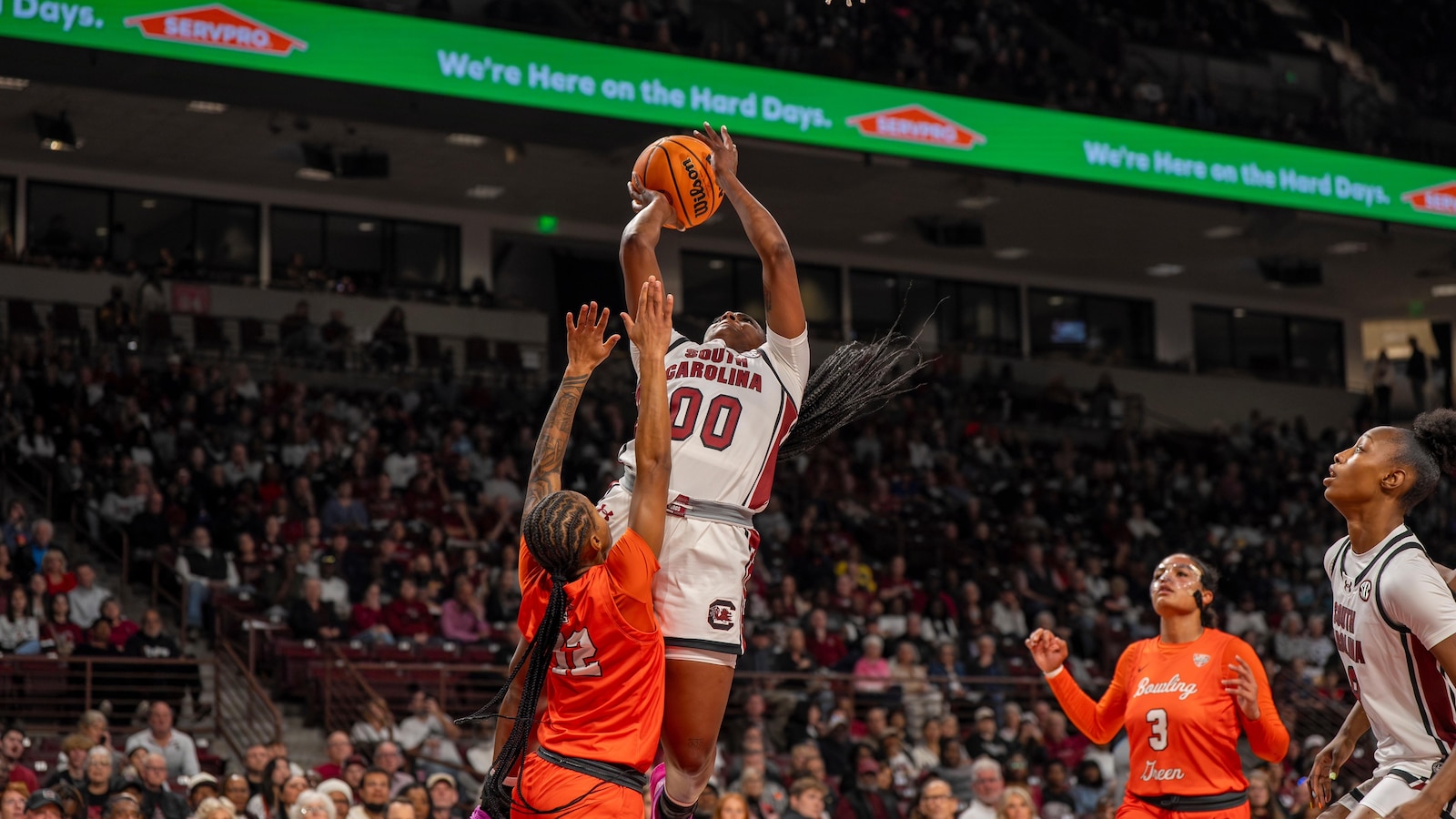 Edwards' 24 points lead No. 2 South Carolina to a 114-47 blowout of Bowling Green