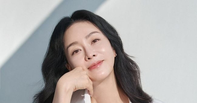 Actor Kim Jeong-nan's Heartbreaking Farewell to 19-Year-Old Cat