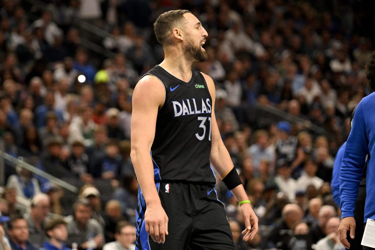 Klay Thompson blasts Ja Morant for 'running his mouth' while in street clothes
