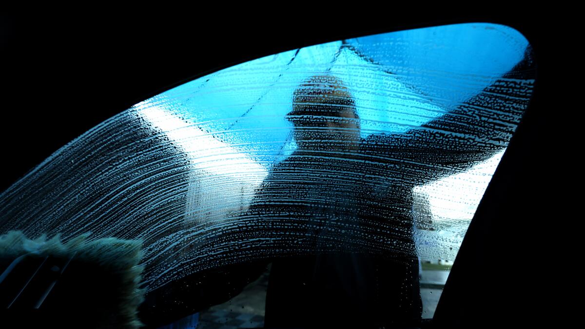This L.A. car wash depends on immigrant labor. Can it survive Trump?