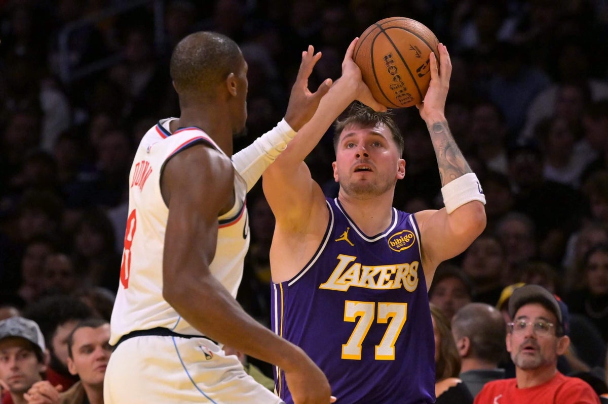 Lakers-Clippers gets testy, with Kris Dunn ejected after pushing Luka Dončić