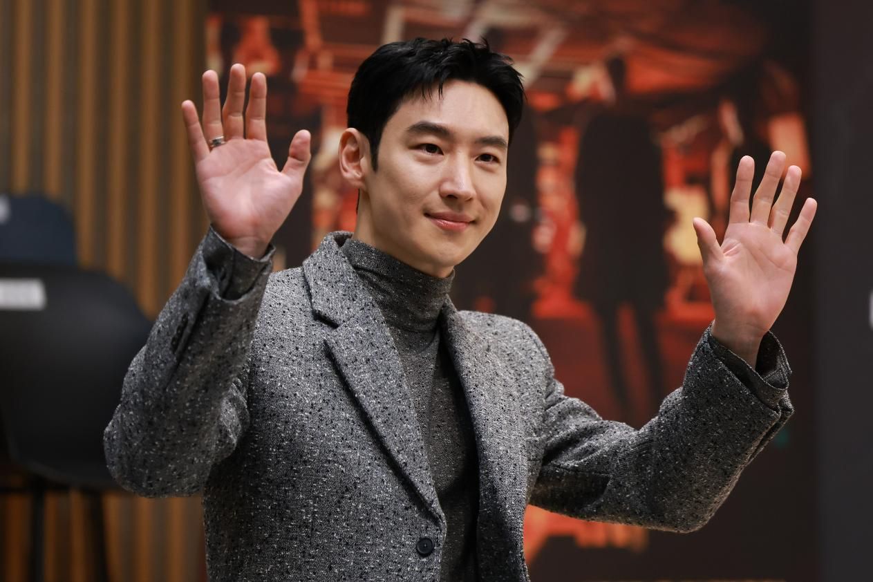 Lee Je-hoon returns with 'Taxi Driver 3,' promises 'stronger bonds and sharper thrill' - The Korea Times