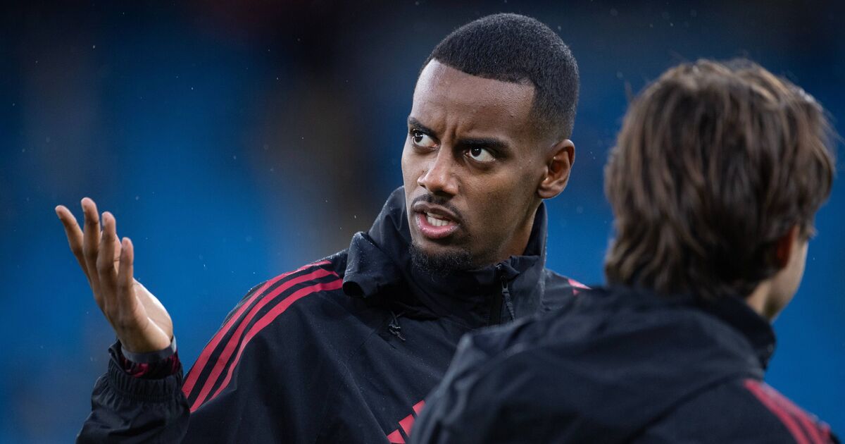 Five Liverpool players give Arne Slot reason to worry including Alexander Isak