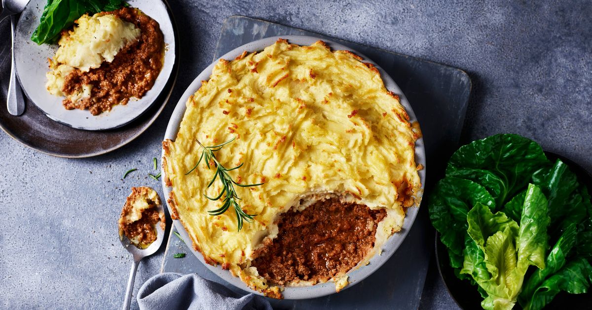 Mary Berry's twist on hearty cottage pie is perfect for family meals - The Mirror