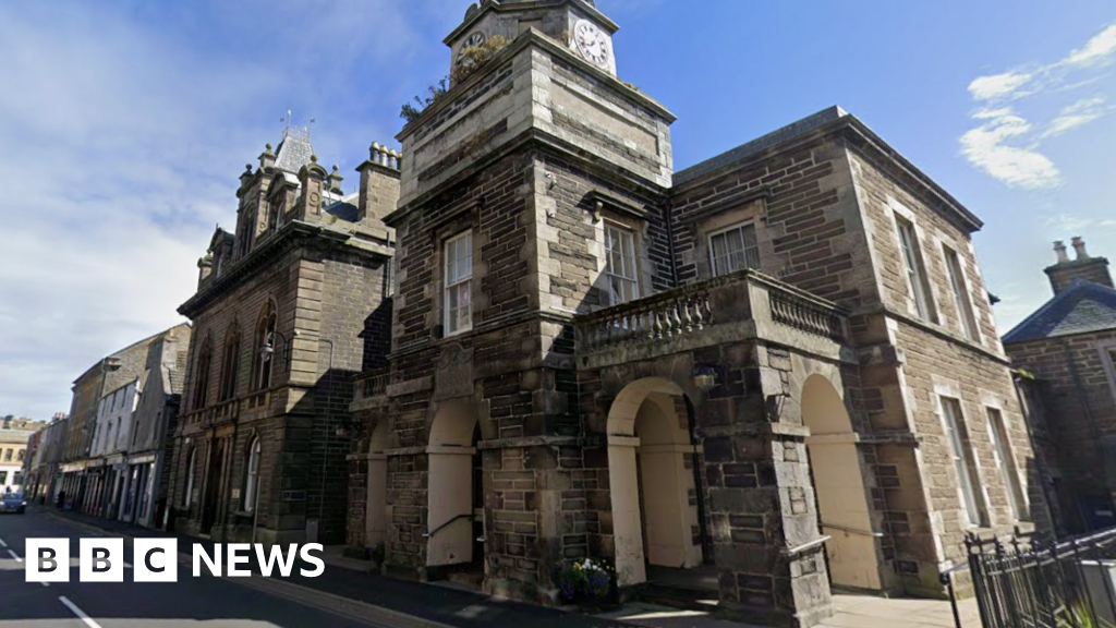Millionaire tipster Kevin Booth in court over rape and abduction charges