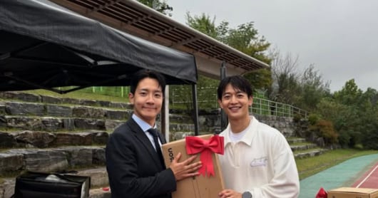 SHINee's Minho Yields MVP Vacuum to Announcer Ko Kang-yong