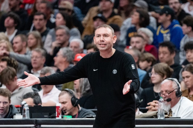 David Adelman on reach-around jump ball call in Nuggets-Blazers game: 'We will definitely do that'