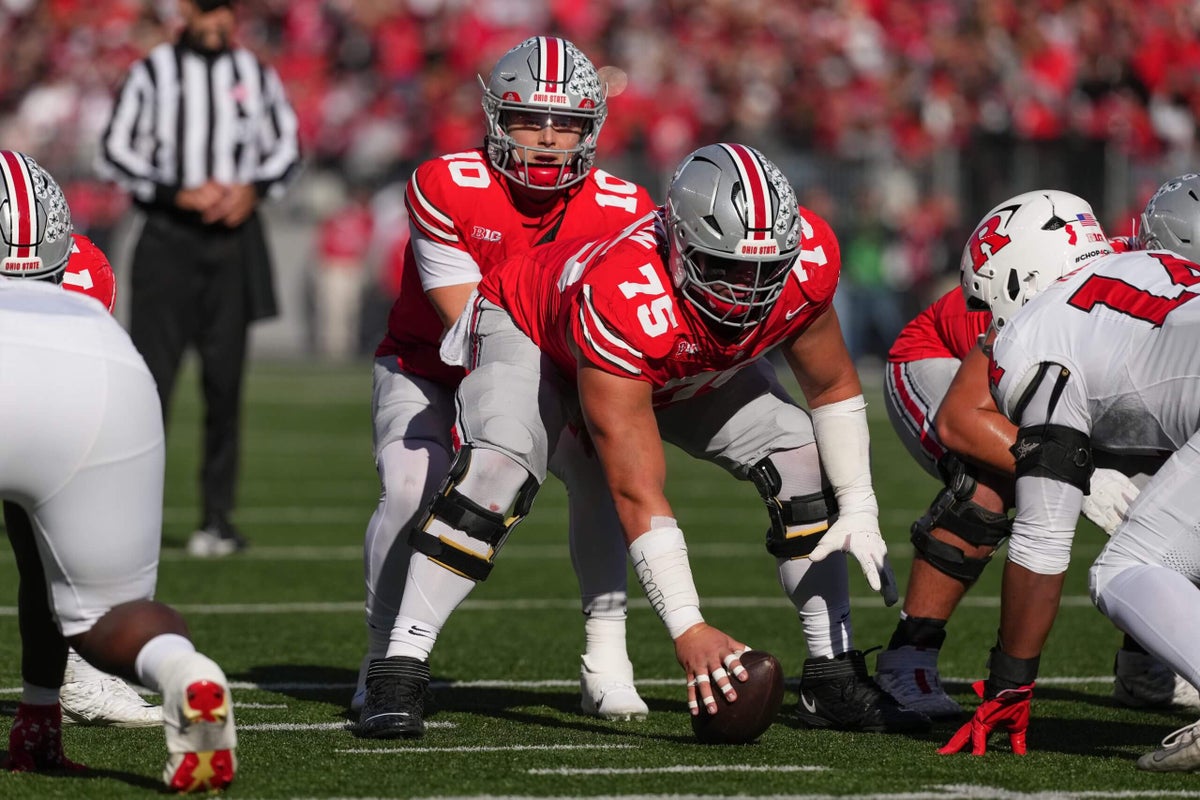 AP Top 25: Ohio State, Michigan set for record 50th ranked matchup; Oregon climbs to No. 5