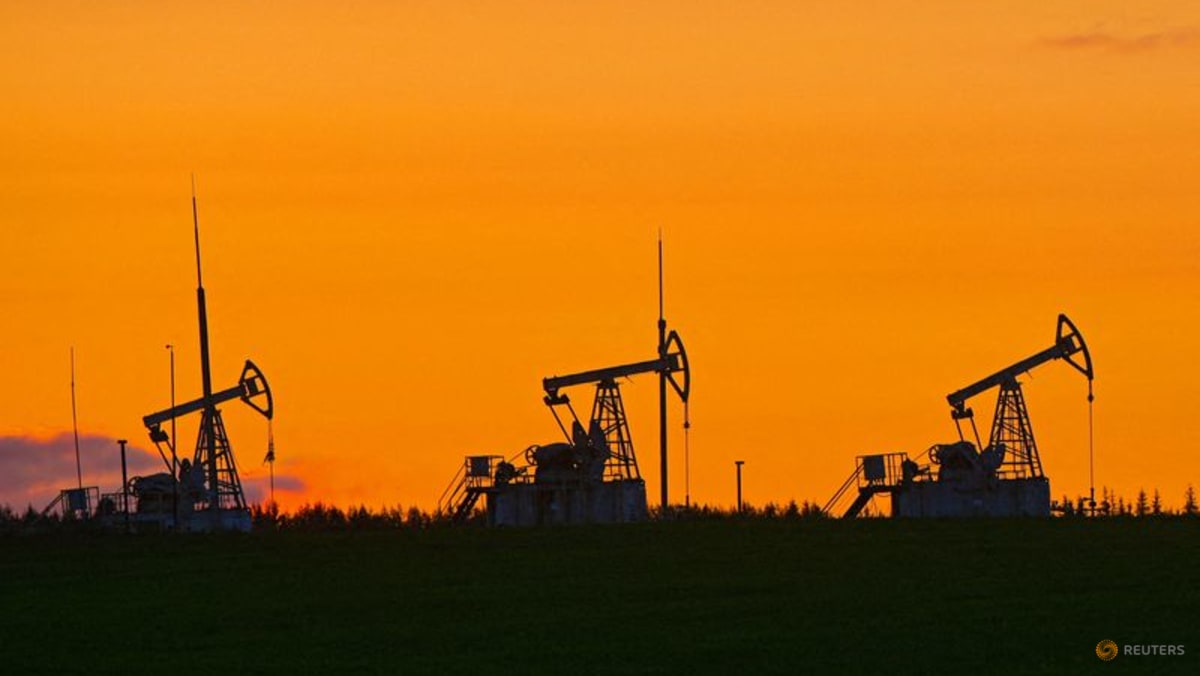 Oil prices dip after surge as markets eye US government reopening