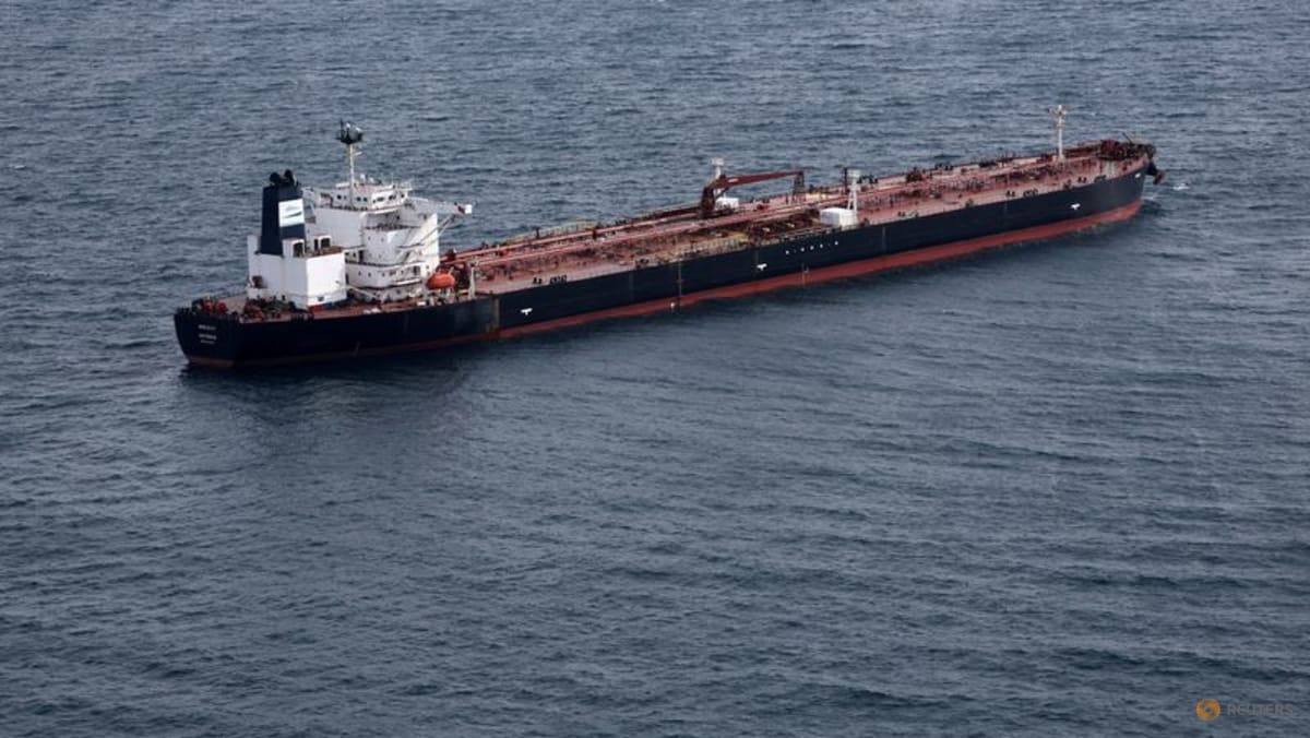 Oil prices fall amid broader market selloff, gains in US crude stockpiles