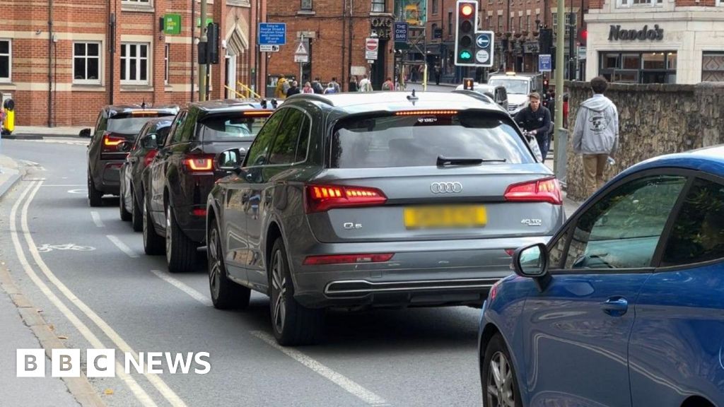 Oxford congestion charge glitch sees drivers lose permits