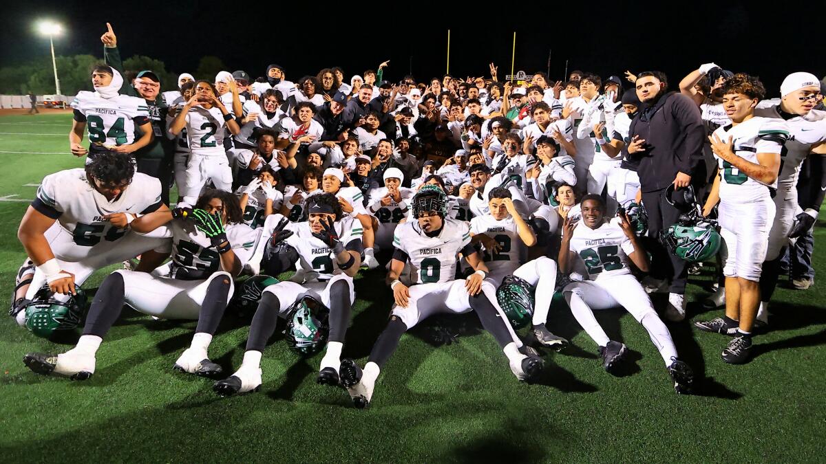 Oxnard Pacifica defeats Palos Verdes to win Division 3 football champions