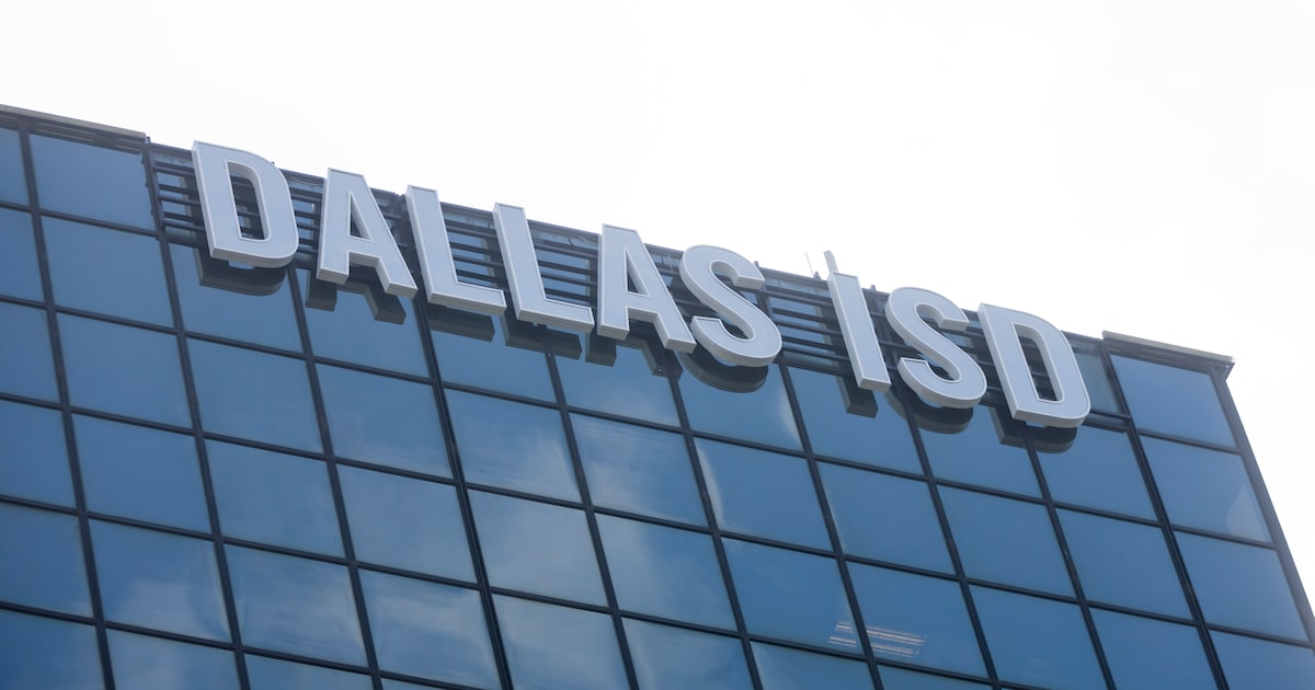 Parents call for principal's removal from an Oak Cliff high school