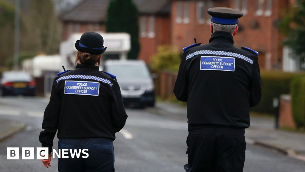 Staffordshire PCSO shift changes would mean pay cuts, union says
