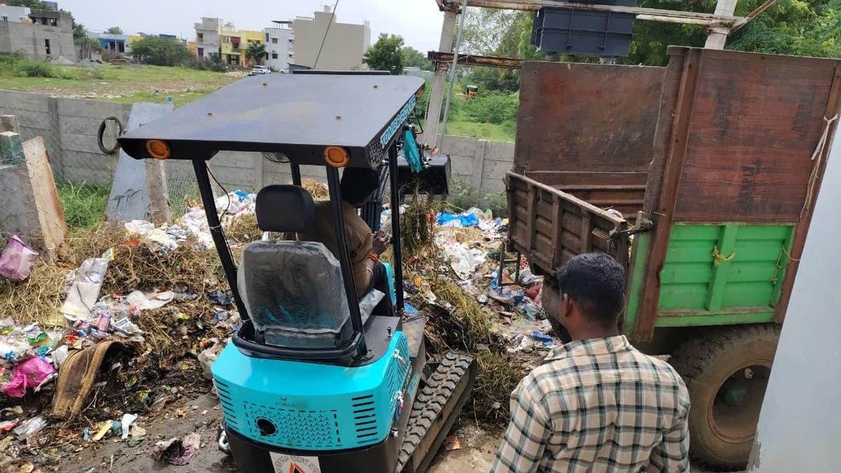 Private donors gift  Corporation with a pledge to improve Madurai's upkeep