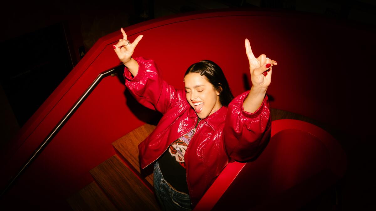 Puerto Rican 'pop girlie' Gale unveils new album 'Lo Que Puede Pasar'