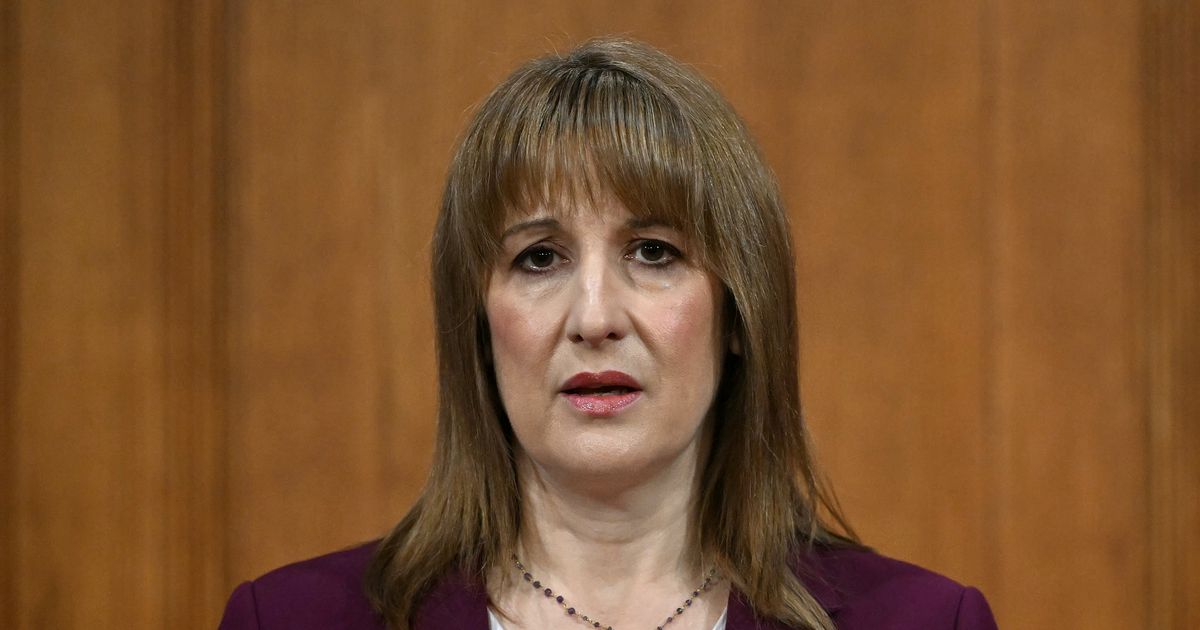 Rachel Reeves' planned gambling tax crackdown 'will boost the criminal black market' - Daily Star