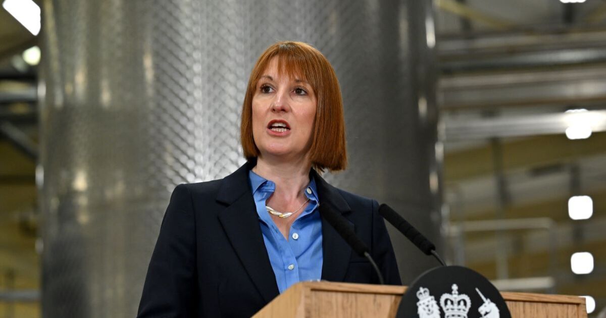 New crisis for Rachel Reeves as shoppers 'spend less at Asda, Alid and Lidl'