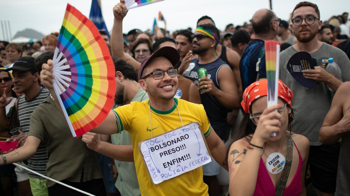 Brazilian revellers at Rio's Pride march rejoice after Bolsonaro's preemptive jailing