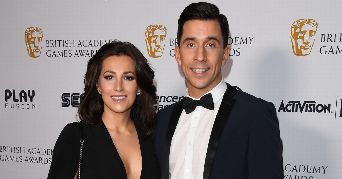 Russell Kane, 50, parties in Ibiza with wife 'for 24 hours' after school drop-off - The Mirror