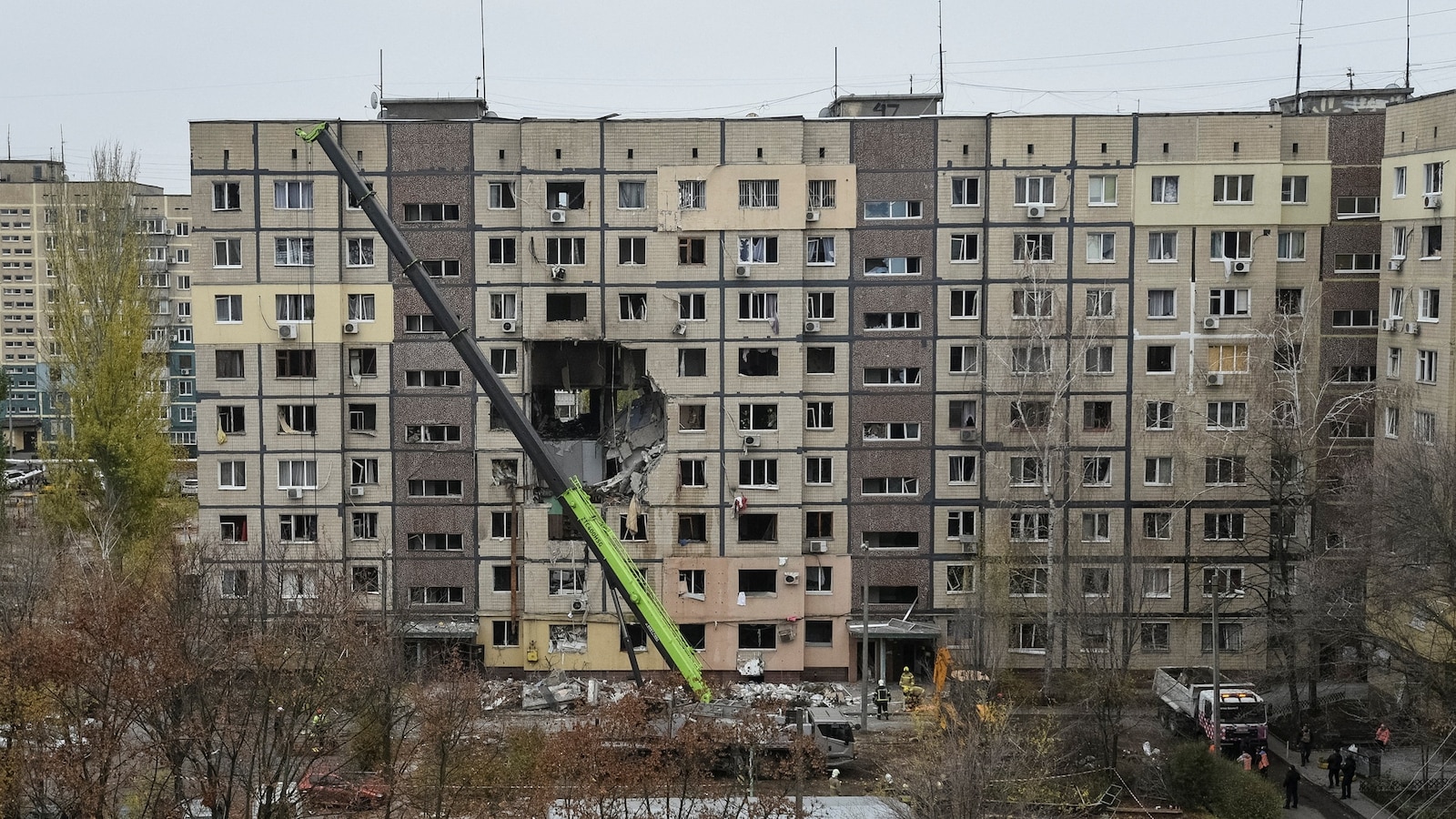 Russia carries out 'massive strike' on Ukraine, killing at least 4 and injuring 26